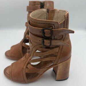 Freebird Tiara Sandles Tan W Size 8 - NIB